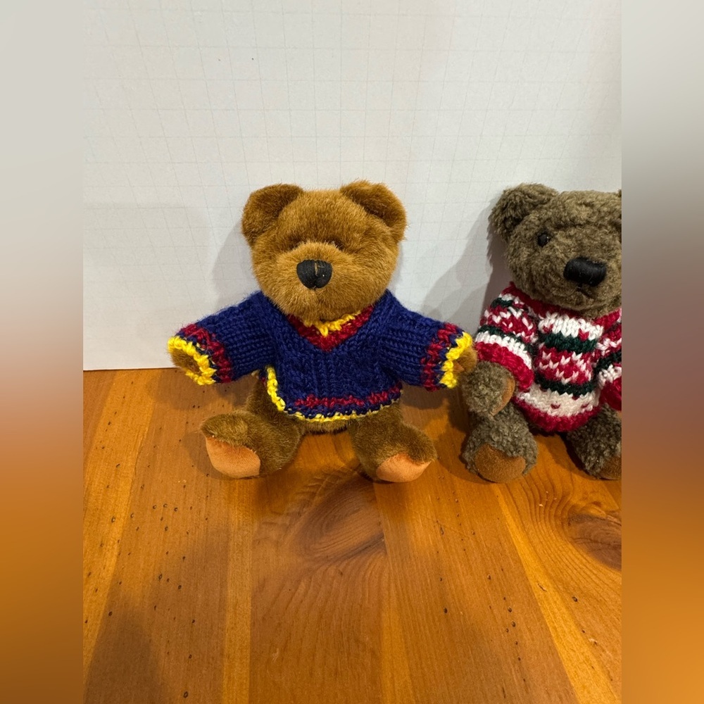 Hugfun International Vintage 2000 y2k teddy bears wearing sweaters - Picture 11 of 11